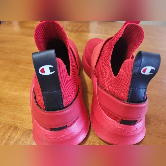 Champion Red And Black Slip On Sneakers Shoes Youth Size 7 Big Kids - Picture 4 of 9